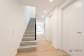 Exklusive Wohnatmosphäre: Neubau-Maisonette mit großzügigem 11,66 m² Südbalkon im Obergeschoss - Flur